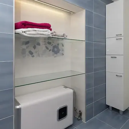 Lemon Apartment *